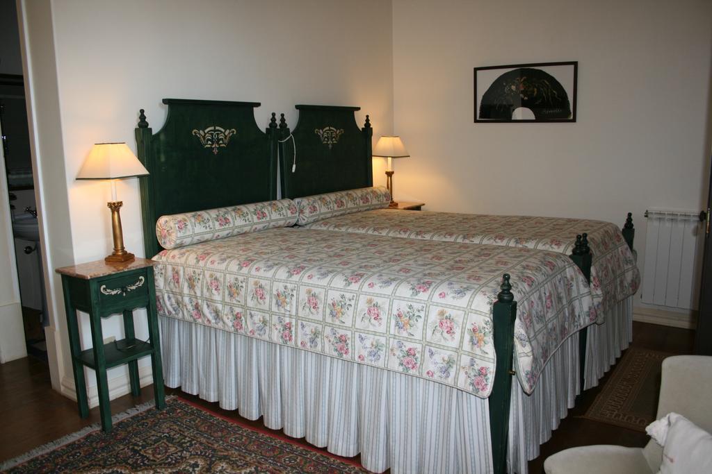 Bed and Breakfast Casa Dos Vargos Торриш-Новаш Экстерьер фото
